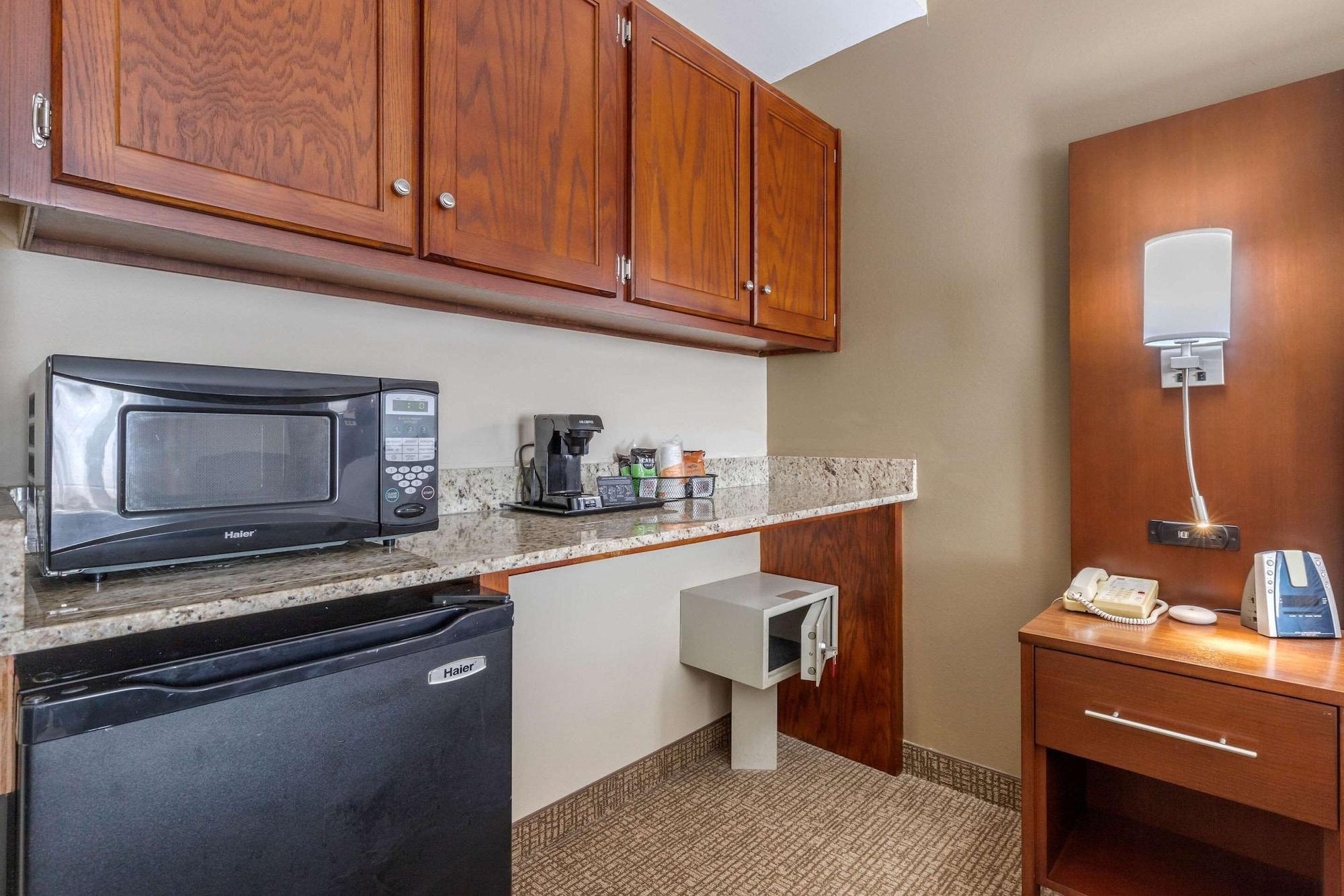Comfort Suites Johnson City Near University Exterior foto